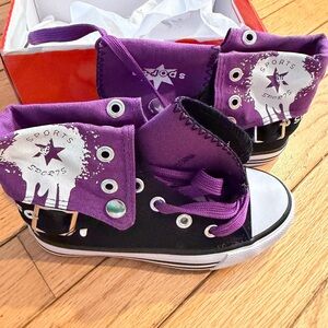 Womens High-Top Sneakers - Purple and Black
